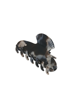 SOPHIE BUHAI Small Fan Shell Hair Claw in Tesserae - Charcoal. Size all.