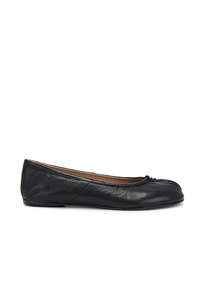 Maison Margiela Tabi Ballerina Flat in Black - Black. Size 40 (also in 36, 36.5, 41).