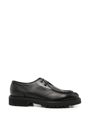 Doucal's grained leather derby shoes - Black