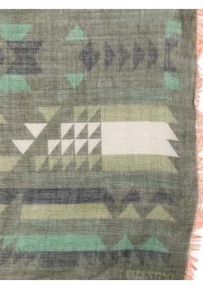 Valentino Garavani geometric-print frayed scarf - Green