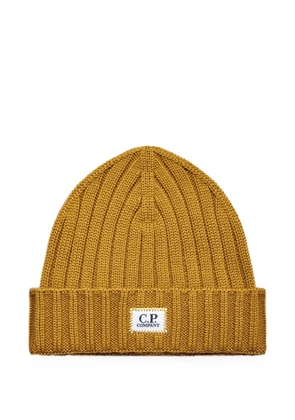 C.P. Company ribbed-knit logo-patch beanie hat - Yellow