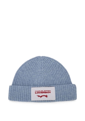 Charles Jeffrey Loverboy logo-patch ribbed-knit beanie hat - Blue