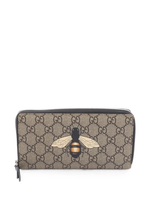 Gucci Pre-Owned 2000s GG Supreme bee wallet - Neutrals