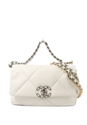 CHANEL Pre-Owned small C19 diamond-quilted shoulder bag - White