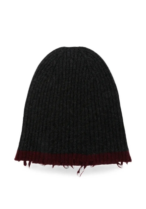 Uma Wang distressed ribbed-knit beanie hat - Brown