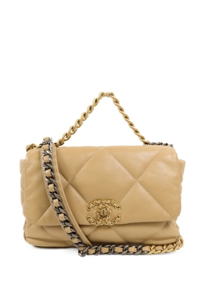 CHANEL Pre-Owned 19 medium diamond-quilted shoulder bag - Neutrals
