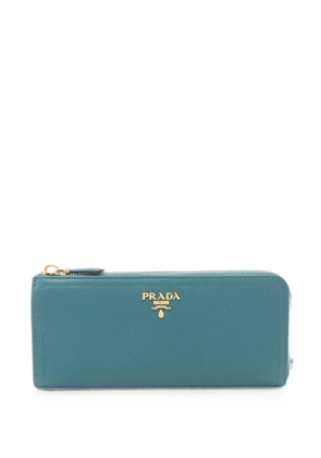 Prada Pre-Owned 2010s metal logo L-shaped wallet - Blue