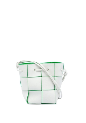 Bottega Veneta Pre-Owned 2012-2026 Mini Nappa Maxi Intrecciato Cassette bucket bag - White