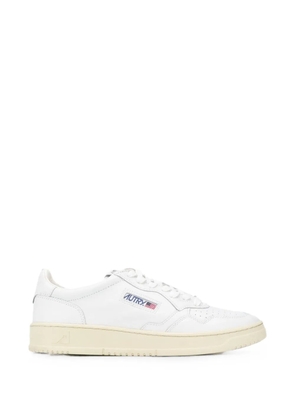 Autry Medalist low sneakers in white leather
