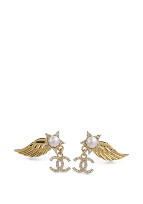 CHANEL Pre-Owned CC wing earrings - Gold