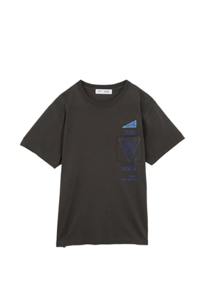 Toga graphic-print chest-pocket T-shirt - Grey