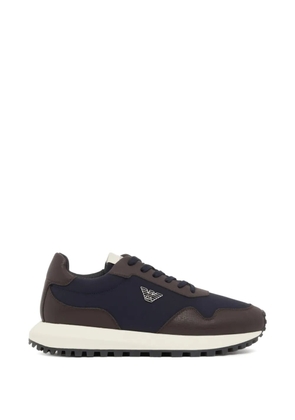 Emporio Armani logo-plaque panelled sneakers - Blue