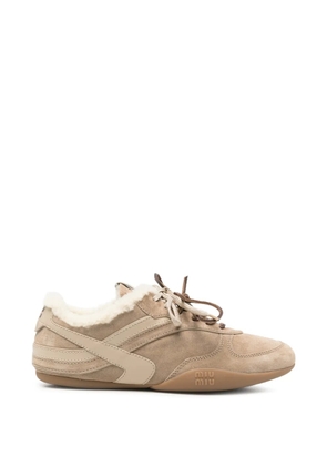 Miu Miu shearling-trim low-top sneakers - Neutrals