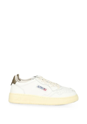 Autry Medalist low sneakers in white and chocolate leather