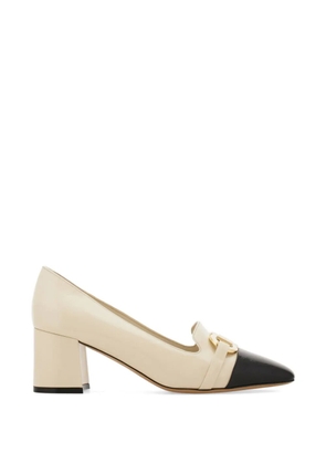 Ferragamo Gancini ornament pumps - White