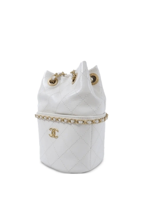 CHANEL Pre-Owned quilted bucket bag - White
