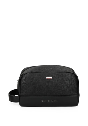 Tommy Hilfiger logo-plaque pebbled wash bag - Black