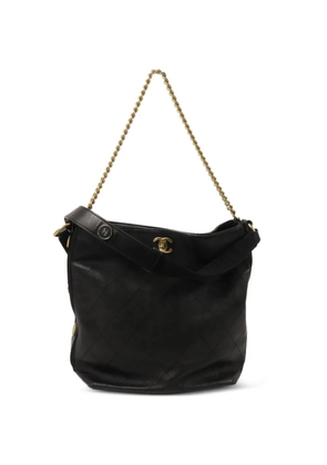 CHANEL Pre-Owned CC turn-lock diamond-quilted bucket bag - Black