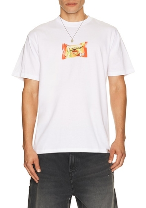 Carhartt WIP Short Sleeve Road Side Snack Tee Shirt in White - White. Size XXL/2X (also in XS, S, M, L, XL/1X).