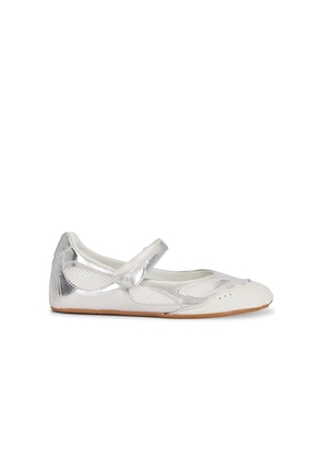 Duha Koko Mary Jane Sneaker in White. Size 36. Also in 37, 38, 39, 40.