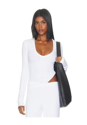 Eterne Butter Rib Long Sleeve V-neck Top in White. Size XS. Also in L, M, S.