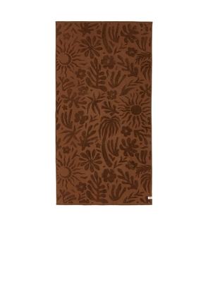 Slowtide Sunny Sculpted Bath Towel in Brown.