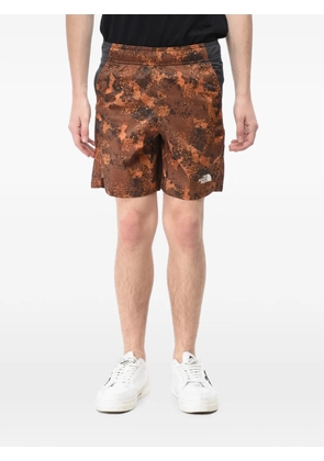 The North Face patterned elasticated-waist shorts - Brown