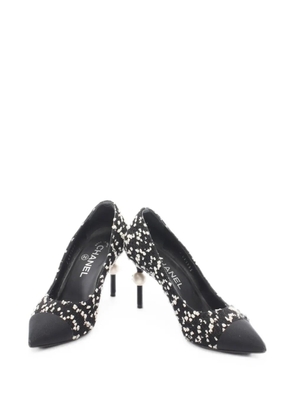 CHANEL Pre-Owned 1986-1988 faux-pearl tweed pumps - Black