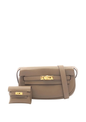 Hermès Pre-Owned 2023 Swift Kelly Moove crossbody bag - Brown