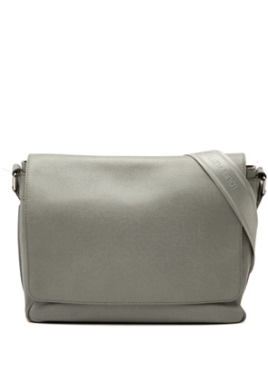 Louis Vuitton Pre-Owned 2010 Taiga Roman MM crossbody bag - Grey
