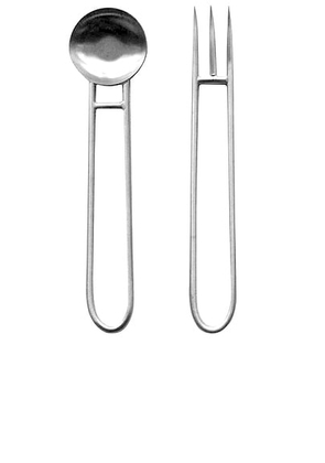Natalia Criado Artefacto Server in Silver - Metallic Silver. Size all.