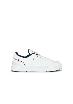 On The Roger Centre Court Sneaker in White. Size 5.5. Also in 6, 6.5, 7, 7.5, 8, 8.5, 9, 9.5, 10, 11.