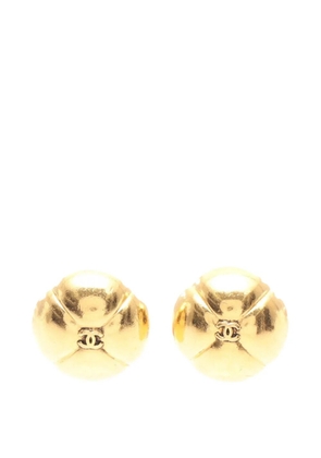 CHANEL Pre-Owned 1970-1980 CC Gold Plated Round Clip On Earrings costume earrings
