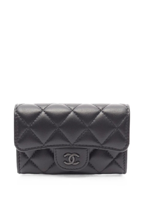 CHANEL Pre-Owned Matelassé flap card holder - Black