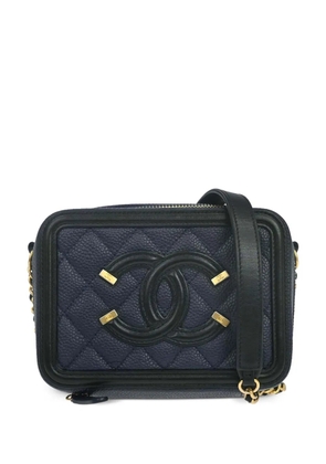 CHANEL Pre-Owned 2018 Filigree quilted make-up bag - Blue