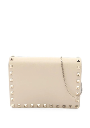 Valentino Garavani Pre-Owned 2000s Rockstud chain wallet bag - Neutrals
