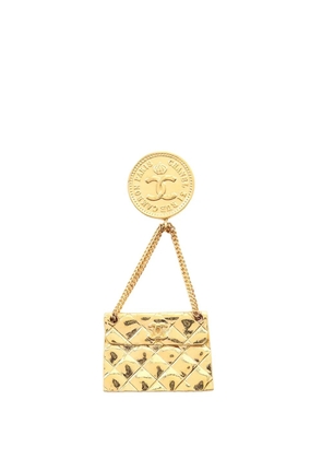CHANEL Pre-Owned 1980-1990 CC Gold Plated Quilted Flap Bag Brooch costume brooch