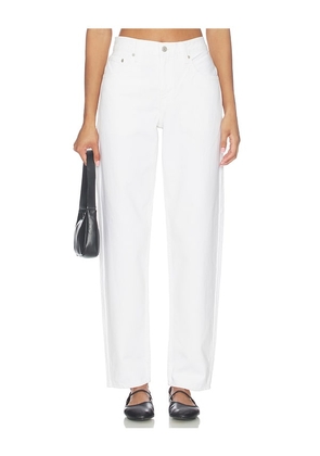 LEVI'S Loose Taper Jeans in White. Size 24. Also in 25, 26, 27, 28, 29, 30, 31, 32.