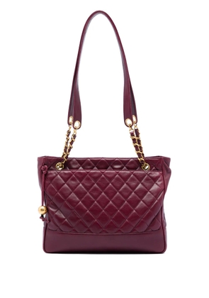 CHANEL Pre-Owned 1994-1996 Quilted Lambskin Coco Ball Chain tote bag - Red