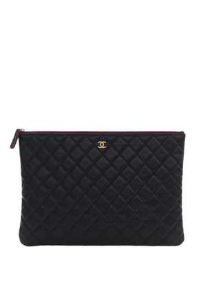 CHANEL Pre-Owned 2019 Large Quilted Lambskin O Case clutch bag - Black