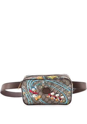 Gucci Pre-Owned Disney Donald Duck Printed GG Coated Canvas belt bag - Brown
