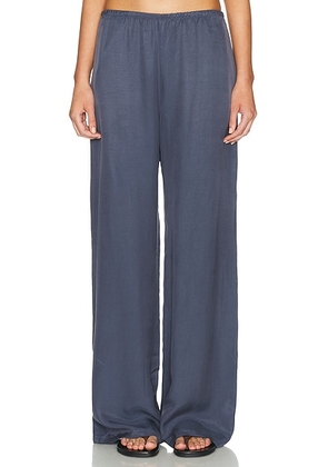 LESET Kim Pocket Pant in Denim - Blue. Size S (also in XS, M, L, XL).