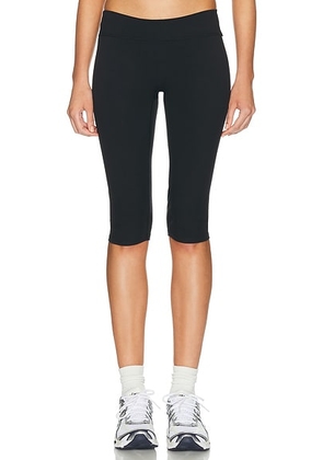 437 The Micro Capri Legging in Black - Black. Size M (also in XS, S, L).