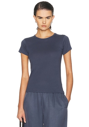 Eterne Fitted Crewneck Cotton Modal Short Sleeve T-Shirt in Washed Navy - Navy. Size XS (also in S, M, L, XL).
