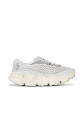 On Cloudsoma Alt Sneaker in Glacier & Pearl - Grey. Size 7 (also in 5, 6, 6.5, 7.5, 8, 8.5, 9, 9.5, 10, 5.5).