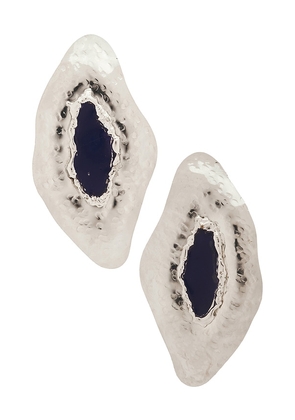 Deme by Gabriella The Ivy Earrings in Metallic Silver.
