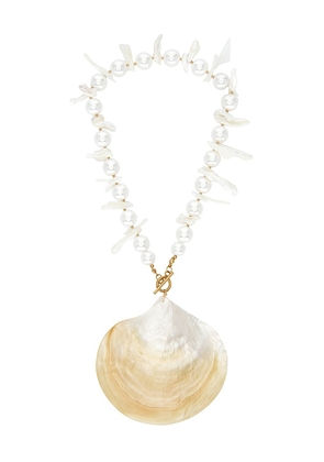 Lovers and Friends Casey Shell Necklace in Ivory.