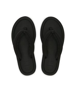 Havaianas Maxi Puffed Sandal in Black. Size 35/36. Also in 37/38, 39/40, 41/42.