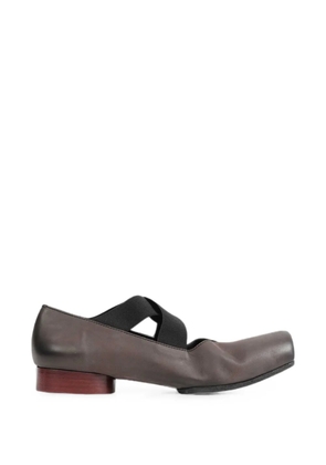 Uma Wang cross-strap ballet flats - Brown