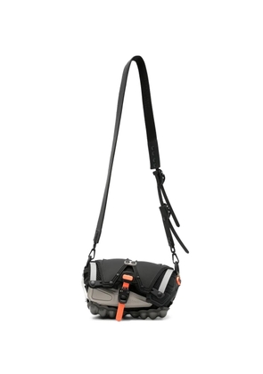 Innerraum sculptural-panelled messenger bag - Black